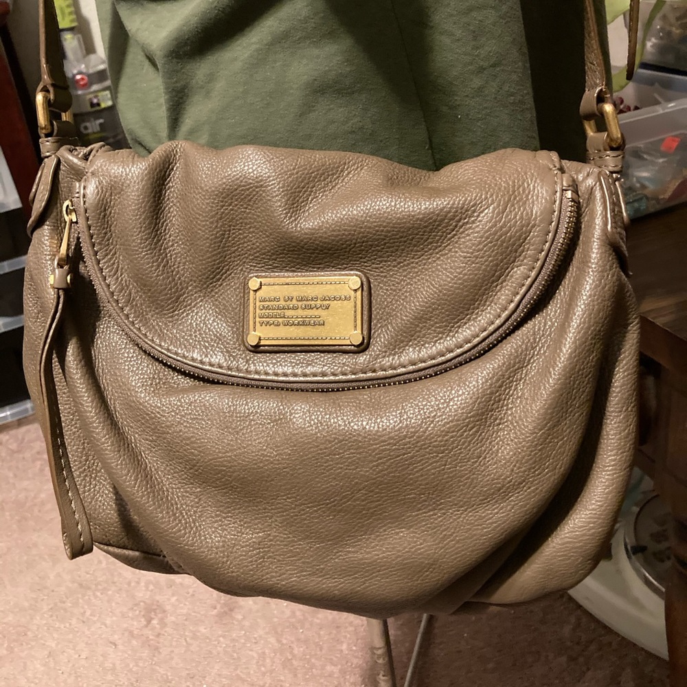 Mark Jacobs taupe crossbody and dust bag